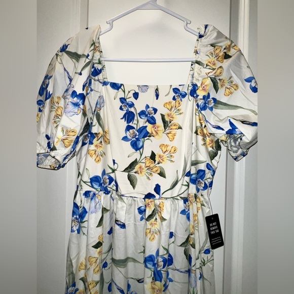 Express Floral Square Neck Puff Sleeve Tiered
Poplin Midi Dress - Picture 10 of 13